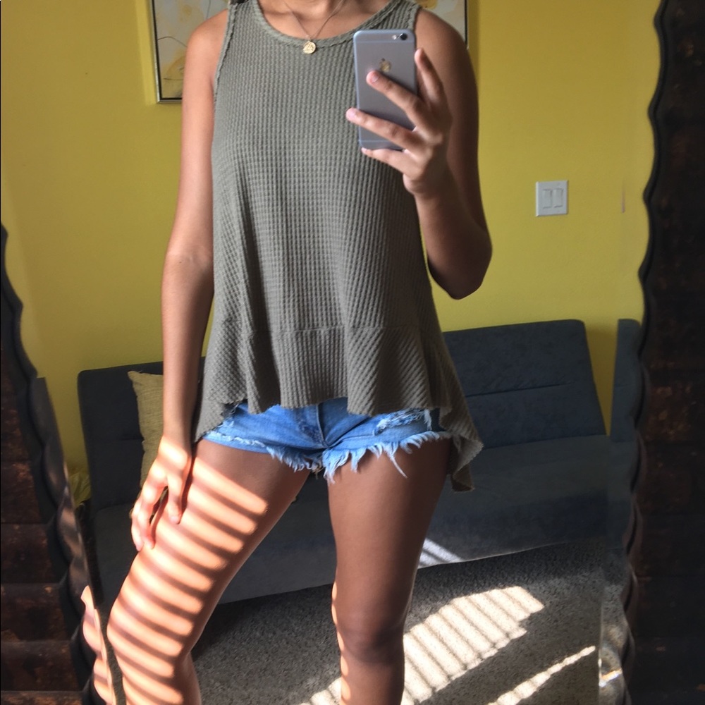 Sleeveless casual top